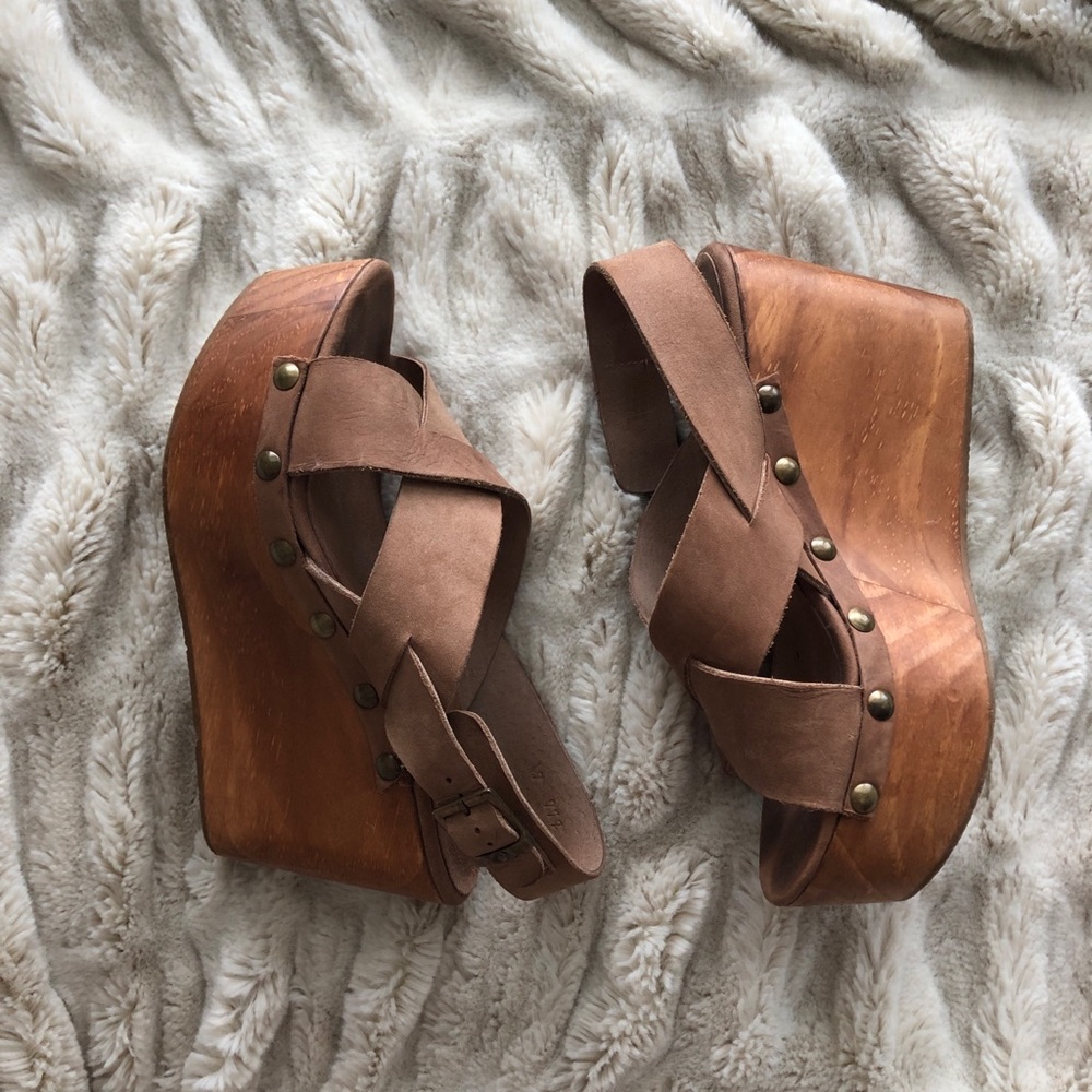 Five Worlds Studded Wedges